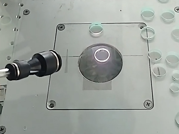 玻璃激光鉆孔演示