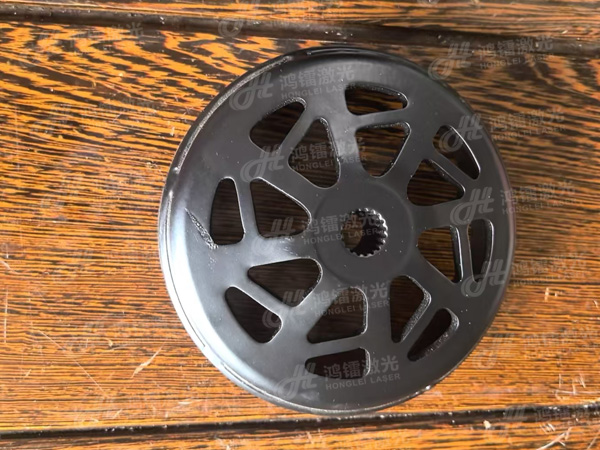 摩托車離合器蓋激光切孔