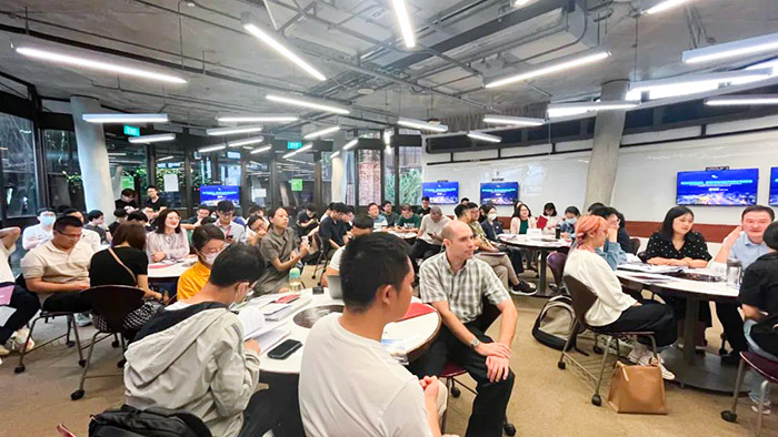 董事長陳義紅博士?在新加坡分享創(chuàng)新創(chuàng)業(yè)經(jīng)驗