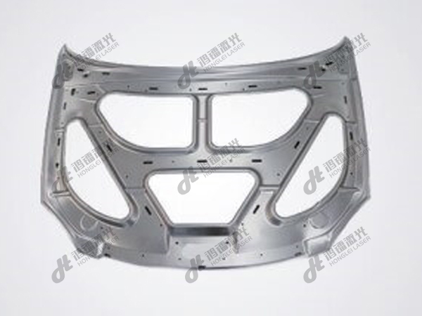 汽車發(fā)動機艙蓋切割